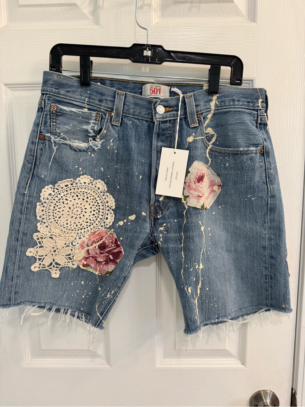 Tricia Fix Levi’s 501 Denim Shorts with Beautiful, personalized design Small NWT